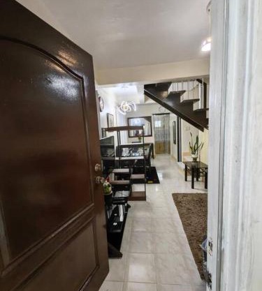 Cozy Townhouse own parking Wi-Fi