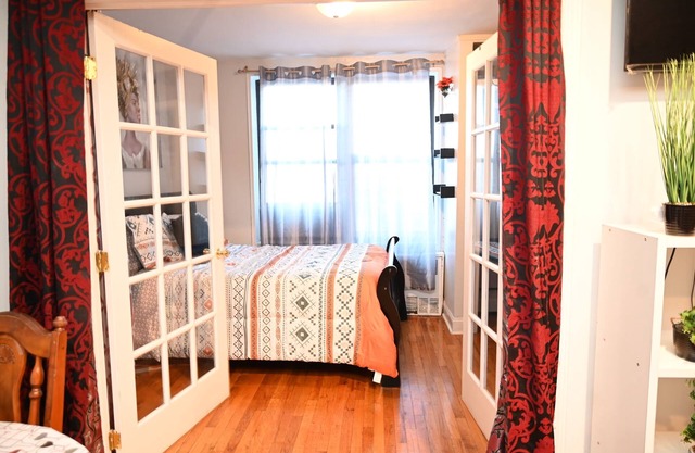 Cozy two bedroom apartment close to JFK