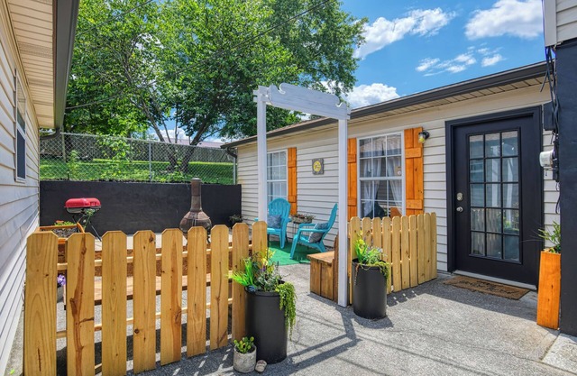 Cozy & Unique Private Guest House! 15 mins to Downtown and UT