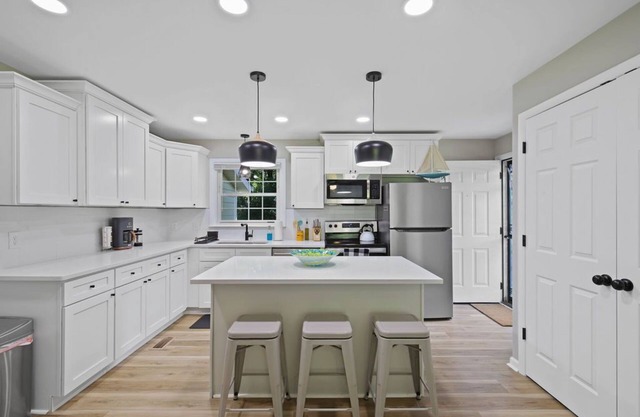 Cozy Updated Ranch - 13 mins uptown!