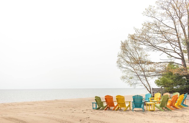 Cozy cabin on Lake Huron! nFirepit, grills, patio chairs and more!