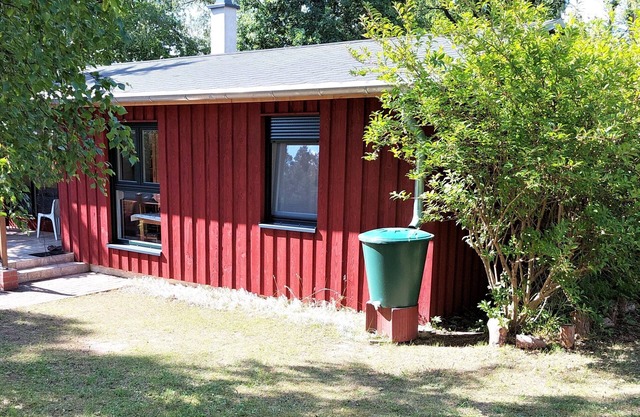 Cozy vacation bungalow in the nature park, by the forest, just a few minutes from the lake