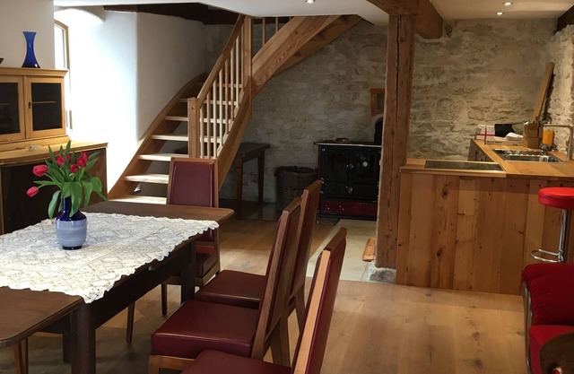 Cozy vacation home in a listed 18th century Jura house