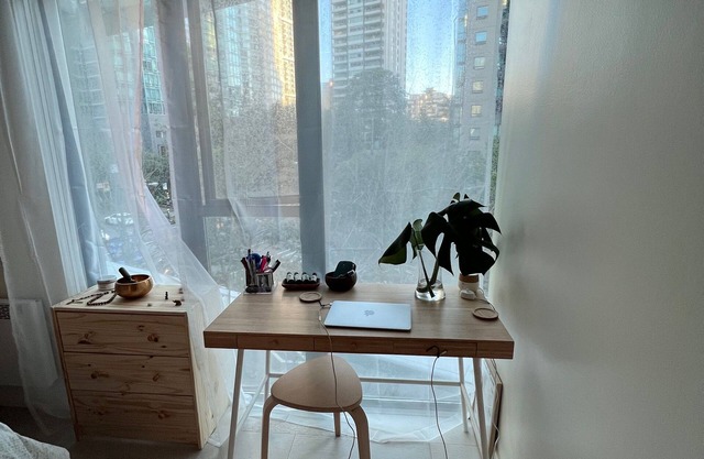 Cozy Vancouver downtown west COAL HARBOUR .