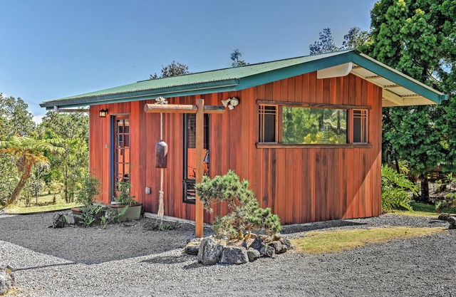Cozy Volcano Studio w/Phenomenal Rainforest Views
