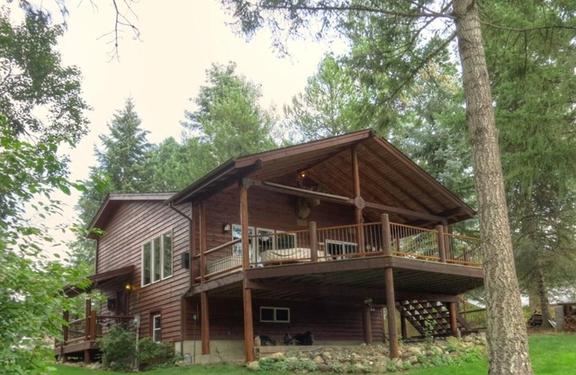 Cozy Waterfront home with private beach/dock