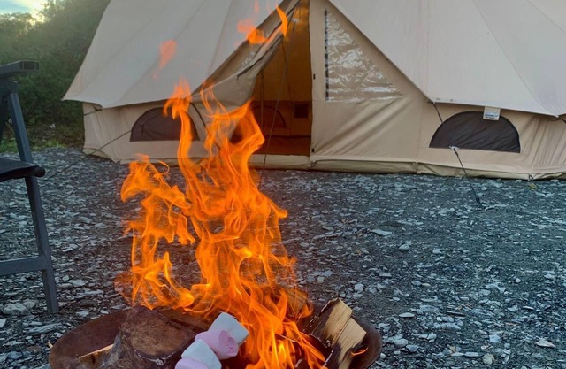 Cozy Winter Hot Tent With Log Burner, Tv & Hot tub