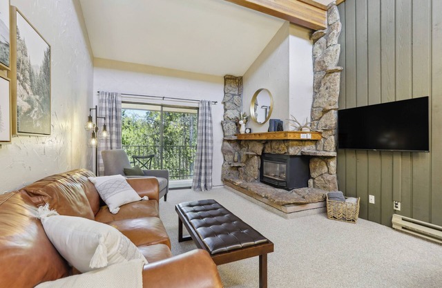 Cozy Winter Park Condo: Bike, Ski, & Hike!