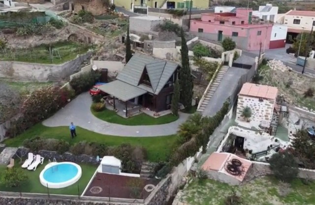 Cozy wooden house with pool