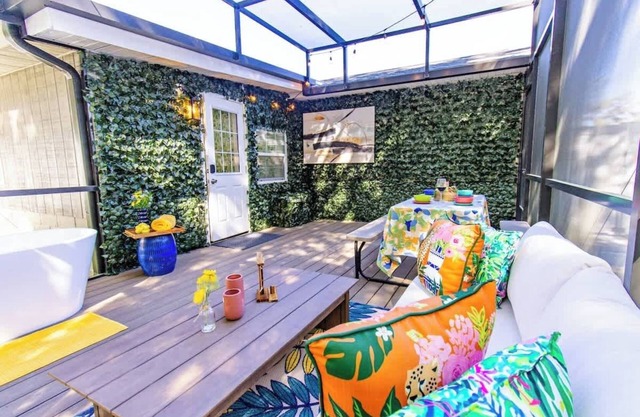 CozyHome BigGrdn RmWTub PetOkUCF