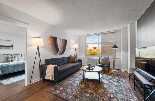 CozyRetreat Sleeps 6 FreeParking DC Airport Metro
