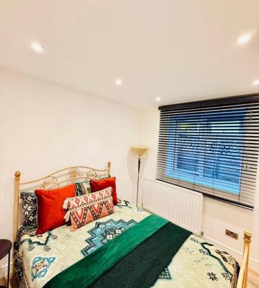 Cozystays Refurbed Modern Apartment Private Garden Free Parking