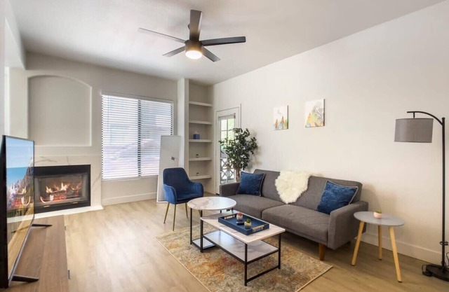 CozySuites at Kierland Commons by golf course!