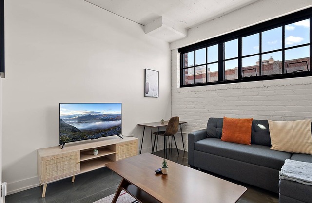 CozySuites NLG - Modern studio condo #27