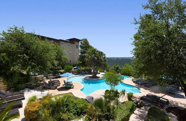 CozySuites Stunning 1BR Condo in Mountain Resort