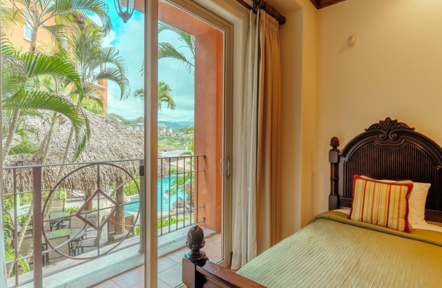 CR Luxury Montebello 1D 3 Bdrm