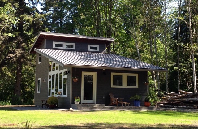 Craftsman Guesthouse/Private/Wooded acreage/Hike, Bike, Ski, Read, Relax