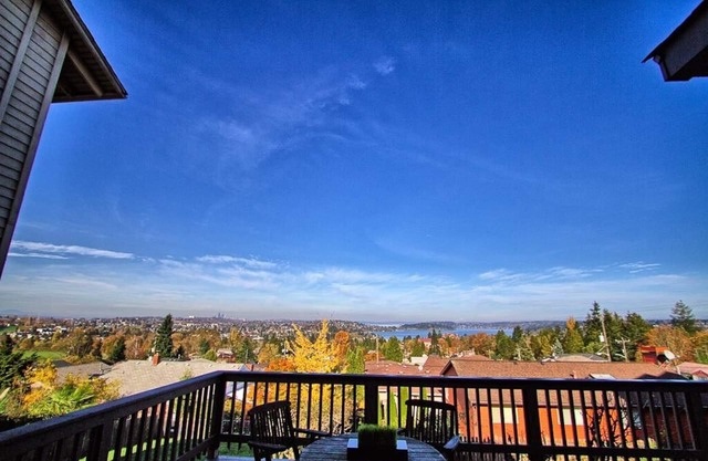 Craftsman With Breathtaking View of Downtown Seattle and Lake Washington