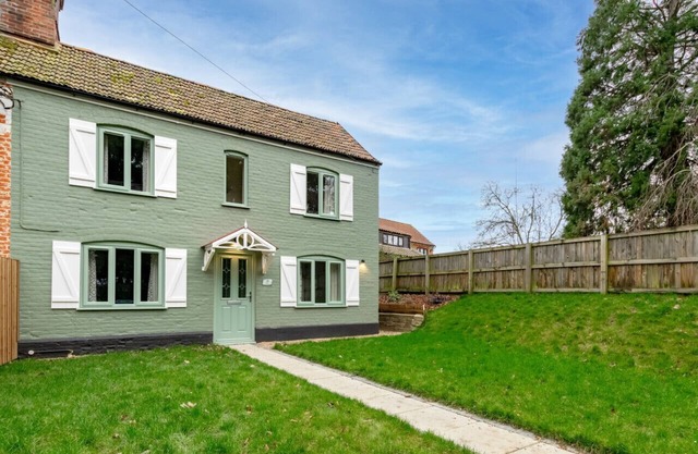 Craig Cottage - Three Bedroom House, Sleeps 5