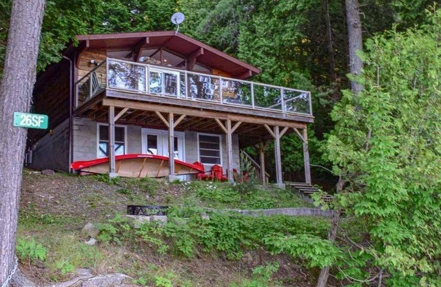 Crane's Landing - 3BR Cottage w/Great Swimming, Watercraft, Dock & Firepit