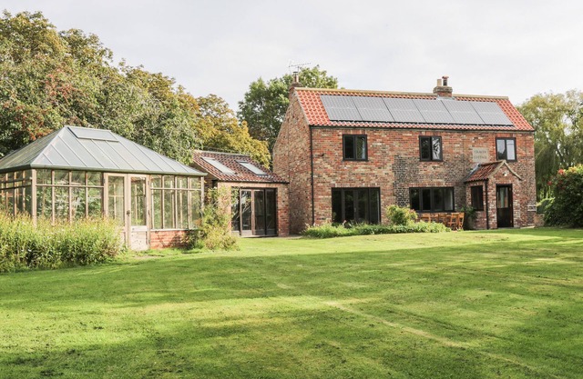 CRAVEN COTTAGE, family friendly, with open fire in Bridlington