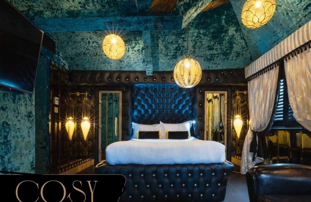 Crazy Bear Hotel-Beaconsfield