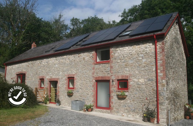 Creatively converted barn in rural hideaway in easy reach of the M4/A40