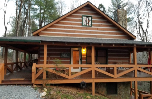 Creek!3BR3BA+Loft/!GameRoom!Slps 9!Wrap Around Deck!