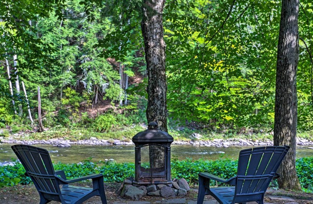 Creekfront Getaway w/ Deck in Livingston Manor!