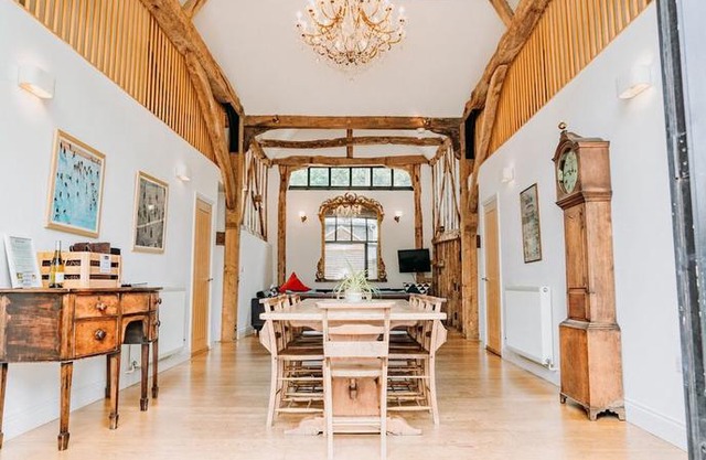 Creeksea Place Barns