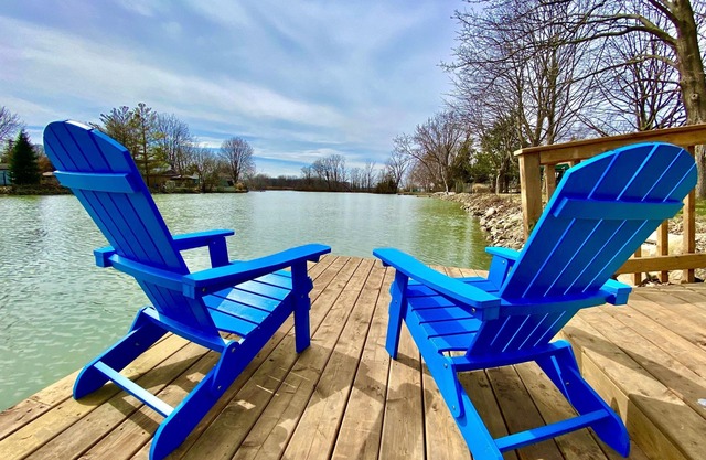 Creekside Cottage - Waterfront Retreat Steps to Beach with Kayaks & Game Room