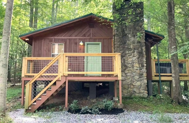 Creekside Couple's Retreat at Cool Waters