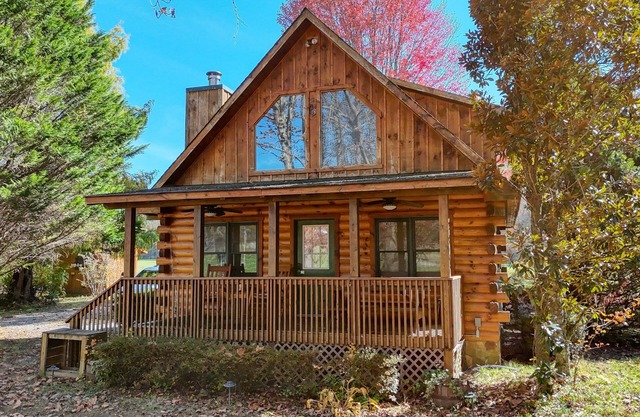 Creekside Duck Cabin - Creek Front- Fire Pit