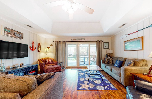 Creekside Home w/ Screened Porch, Deck, WiFi - 1 Block to Beach, Near Dining!