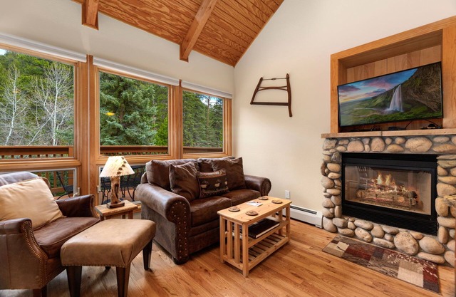 Creekside Suite 05 (NO HT)