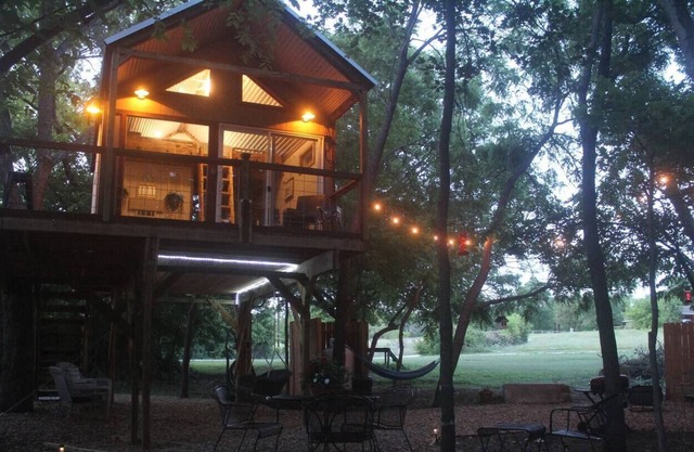 Creekside Treehouse