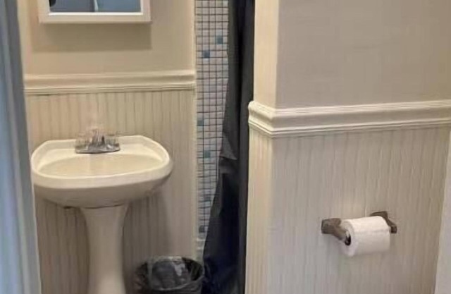 Crest Lodge Historic Mountain Inn - Crestline