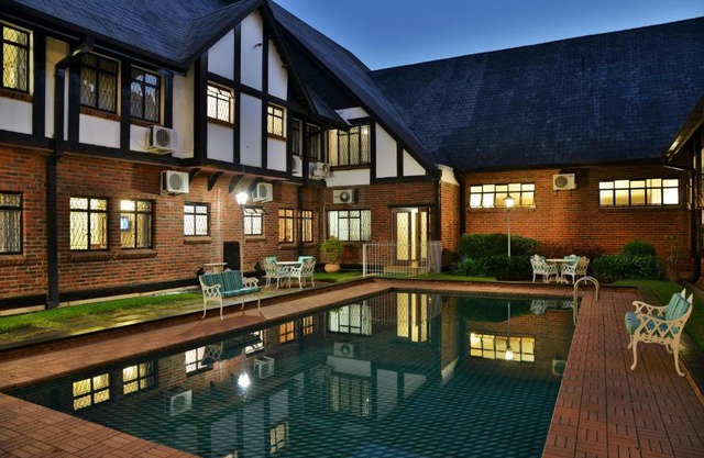 Cresta Churchill Hotel