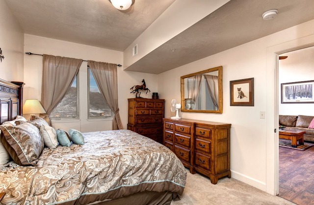 Crestview D304 by Moose Management-Top Floor! Walk to Outlets&Shuttle -HotTub
