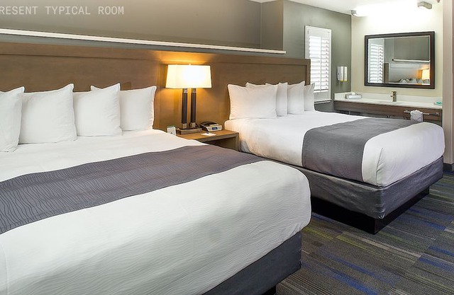 Crestview | Simple Room + Desk