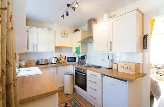 Crinan Canal Cottages, Cairnbaan, Lochgilphead, Argyll
