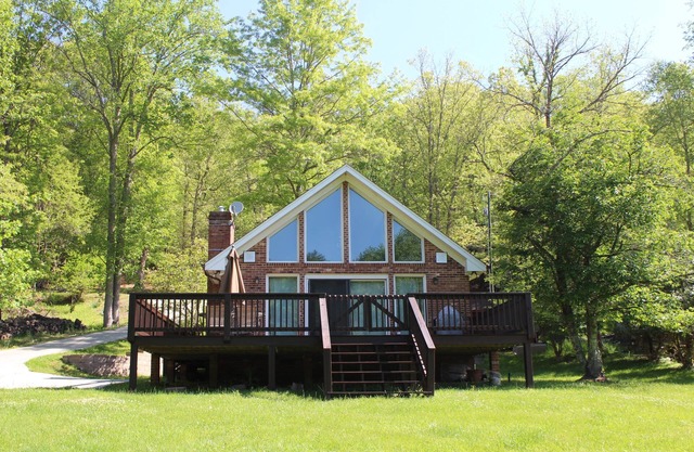 Crispy Nights, Warm Fire Pit - Your Fall Riverside Escape Awaits