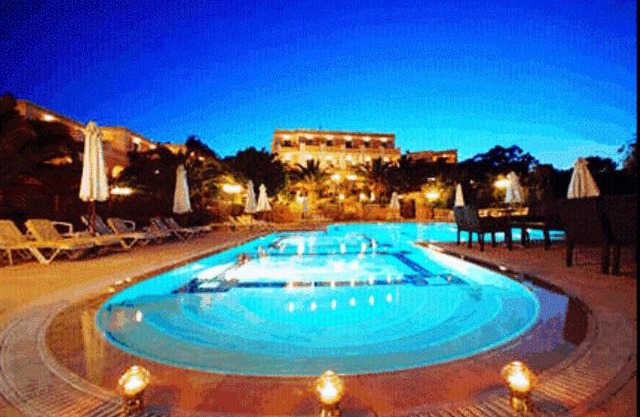 Crithoni's Paradise Hotel