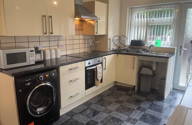 Crompton Haven. 4 Rooms 1min to Croxteth Hall & Country Park.14 min to Anfield.