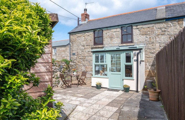 Crown Mine Cottage - Two Bedroom House, Sleeps 3