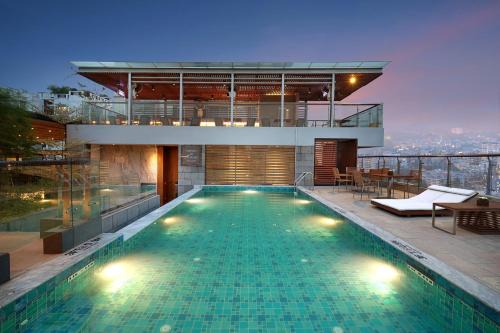 Crowne Plaza Dhaka Gulshan by IHG