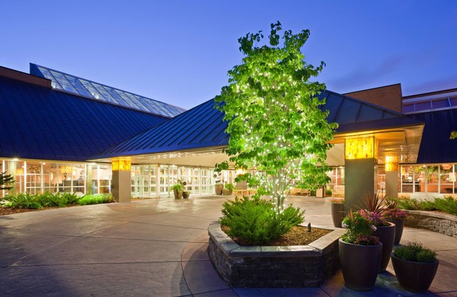 Crowne Plaza Minneapolis West by IHG