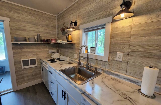 Crystal Clear Cottage - Hosted by Simple Lyfe Stays