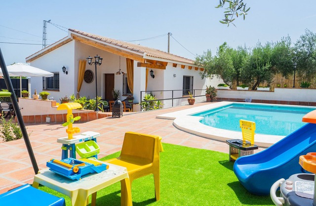 Cubo's Casa Rural Entre Olivos del Azahar/private pool/air conditioning/free wifi