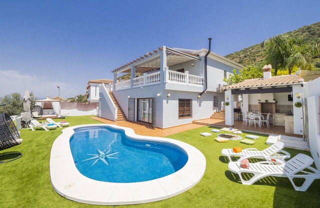 Cubo's Villa Gabriela/Free Wifi/Private Pool/jacuzzi